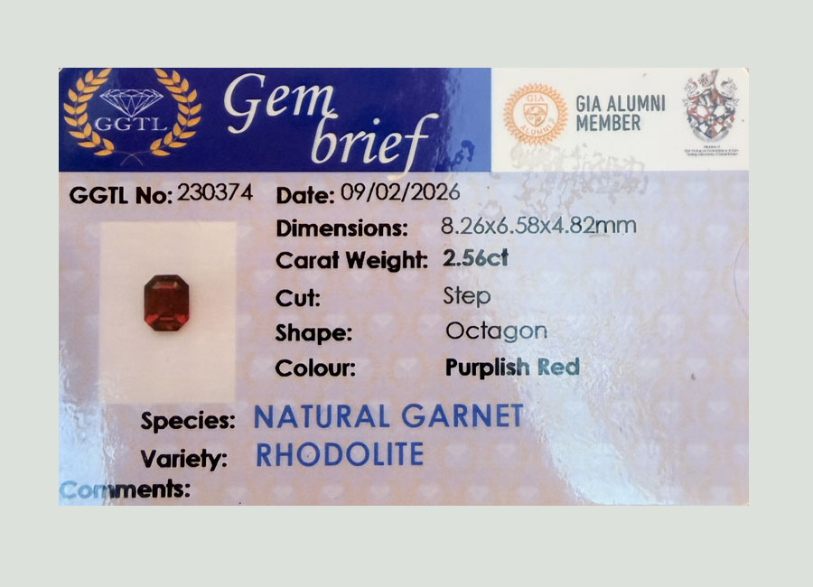 Modèle De Certificat Avec Un Dessin Pourpre à Gradient Raffiné
