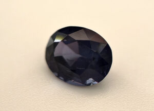 spin-07-buy-sri-lankan-natural-spinel-gemstone-purplish-violet-1